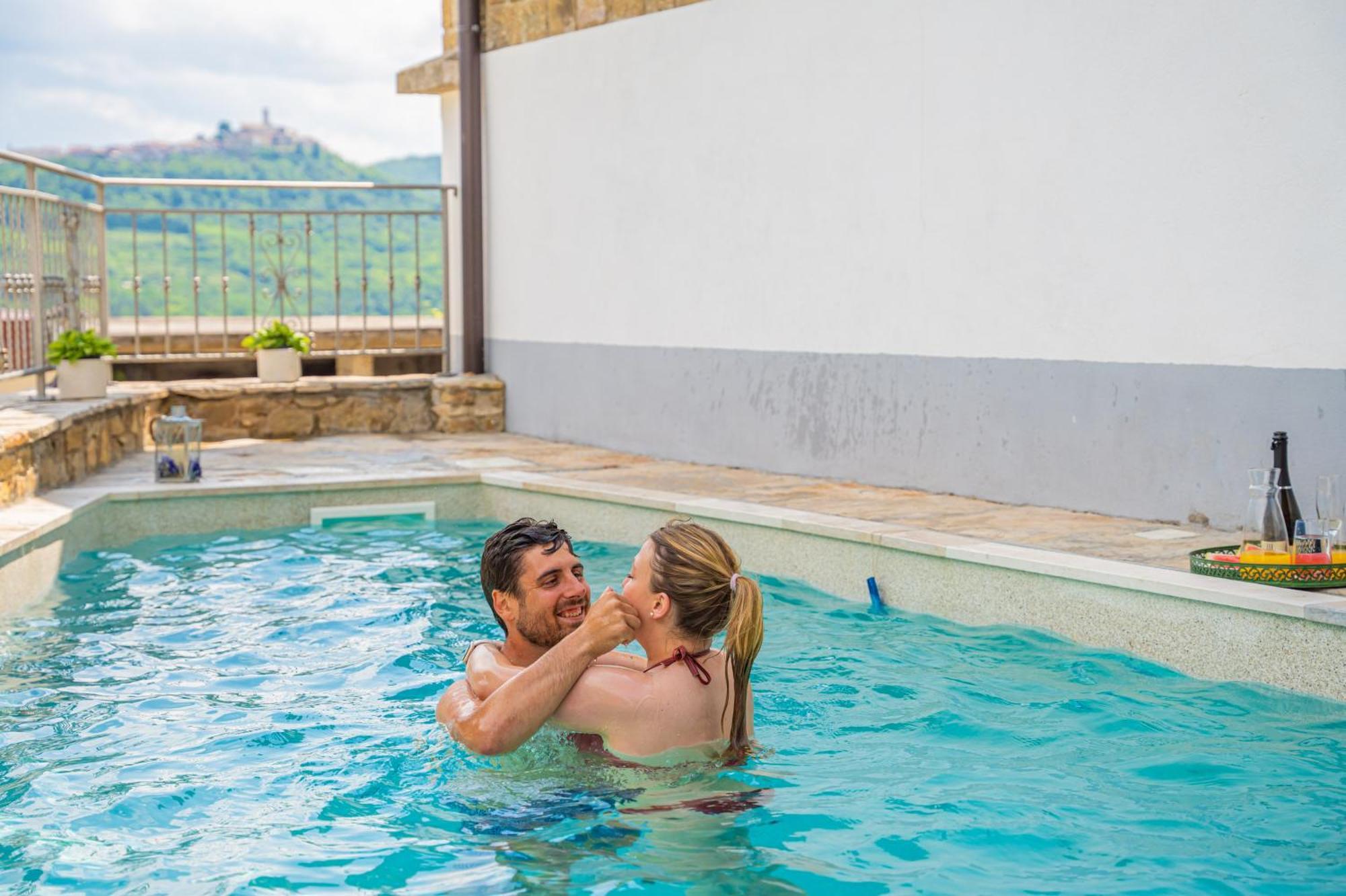 Сasa de vacaciones Belveder Motovun With Heated Pool Livade