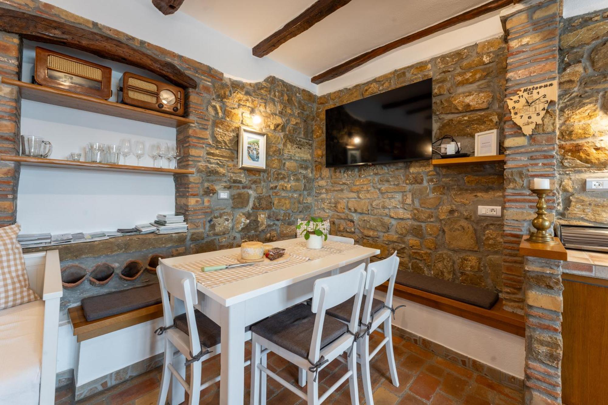 Belveder Motovun With Heated Pool * Livade