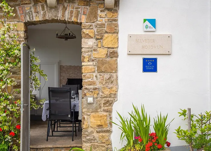 Holiday Home Belveder Motovun With Heated Pool