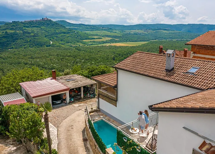 Holiday Home Belveder Motovun With Heated Pool