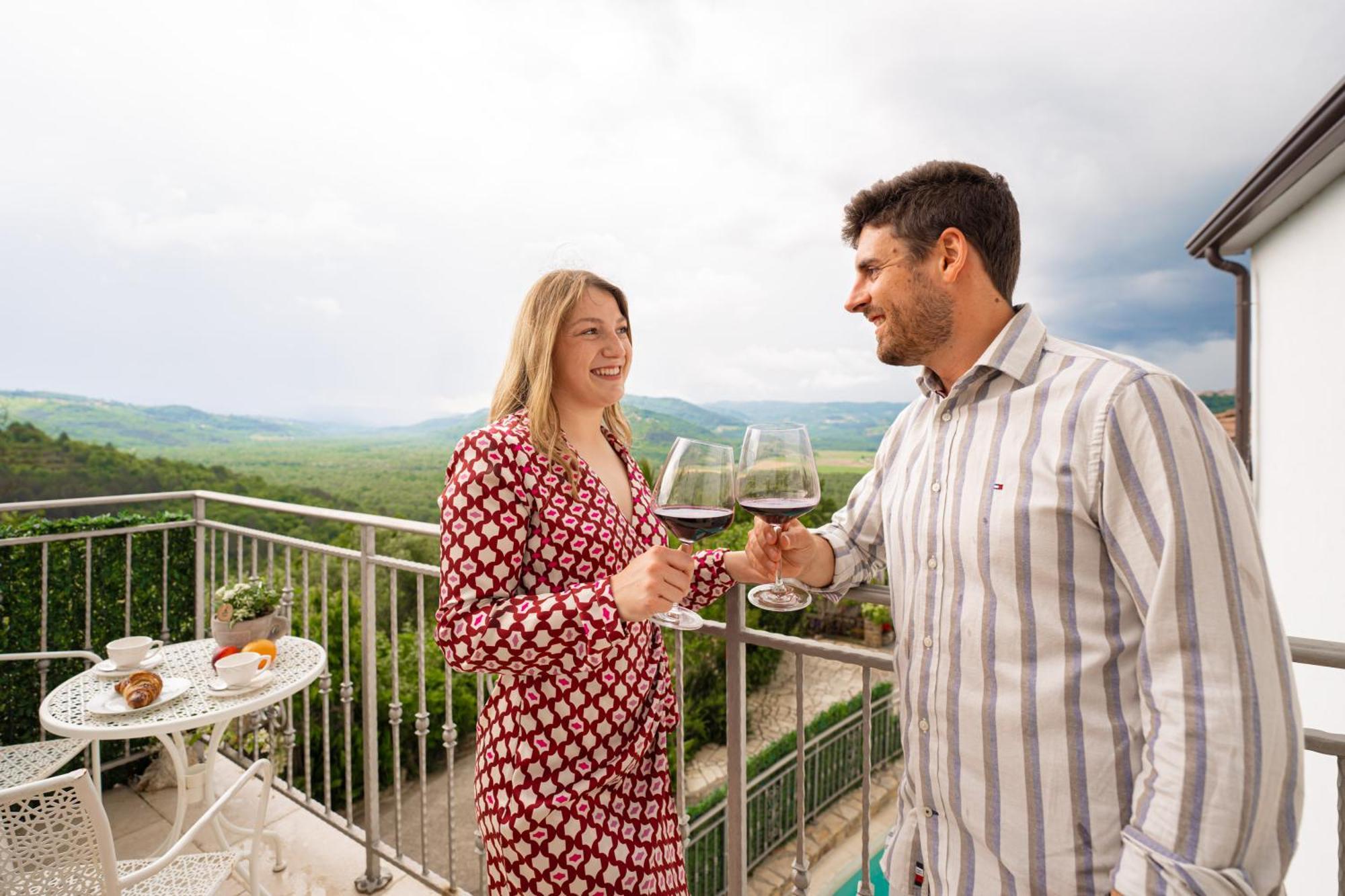 Belveder Motovun With Heated Pool Holiday home Livade