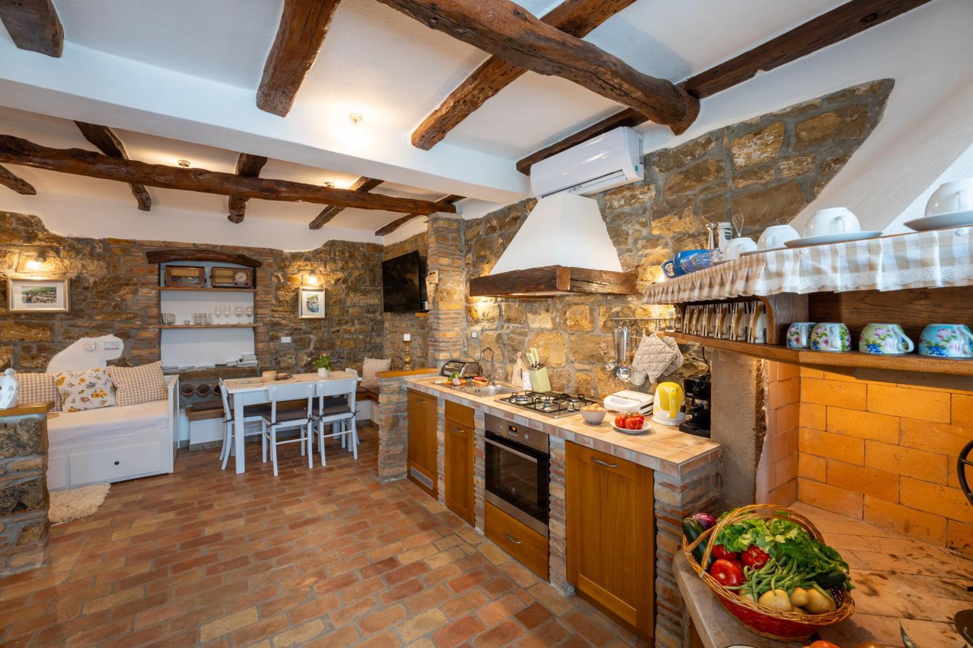 Belveder Motovun With Heated Pool