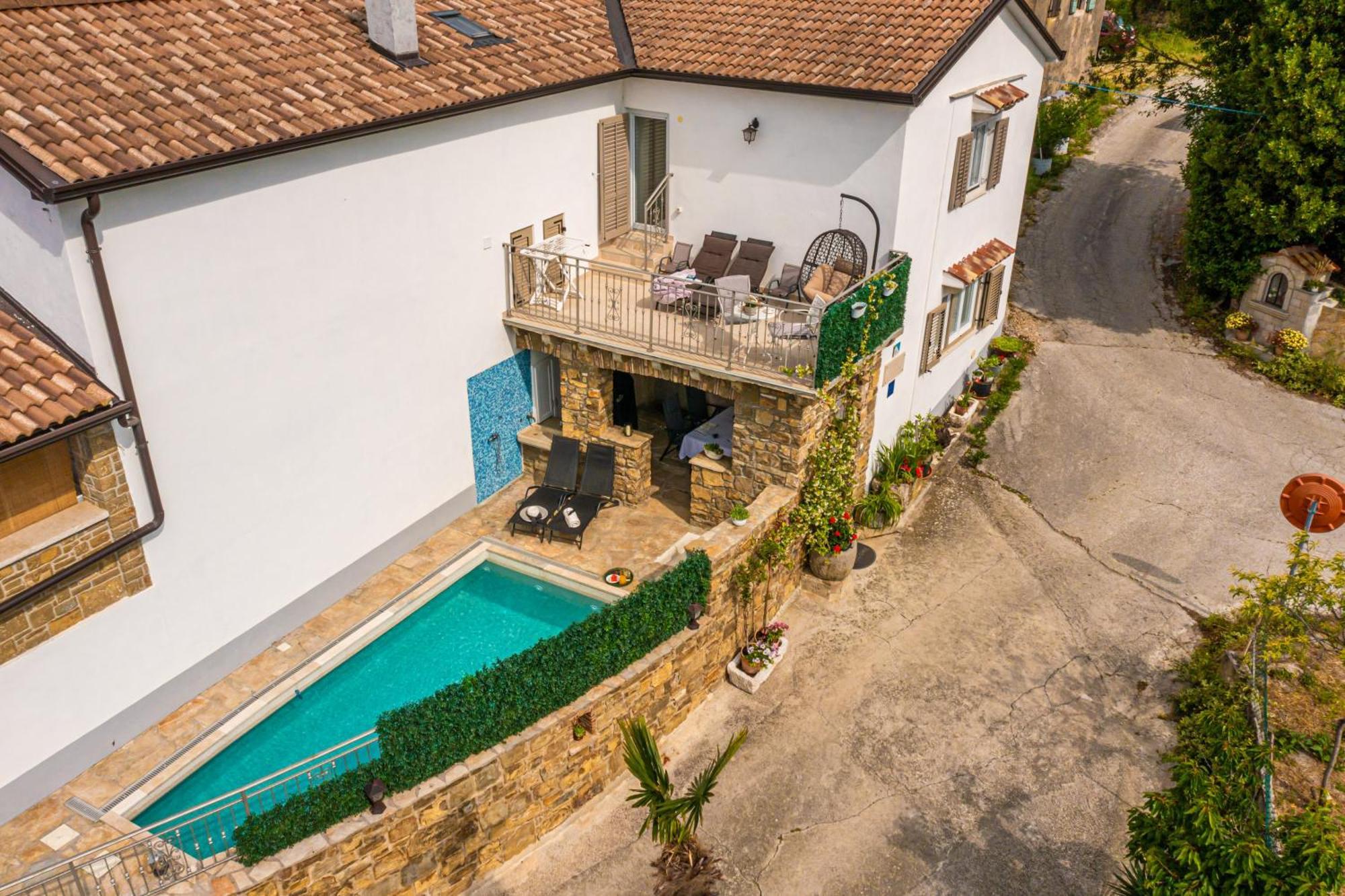 Belveder Motovun With Heated Pool * Livade
